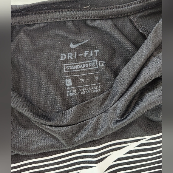 Nike Big Kids Legend Dri-FIT Long-Sleeve T-Shirt Size XL - Picture 2 of 4